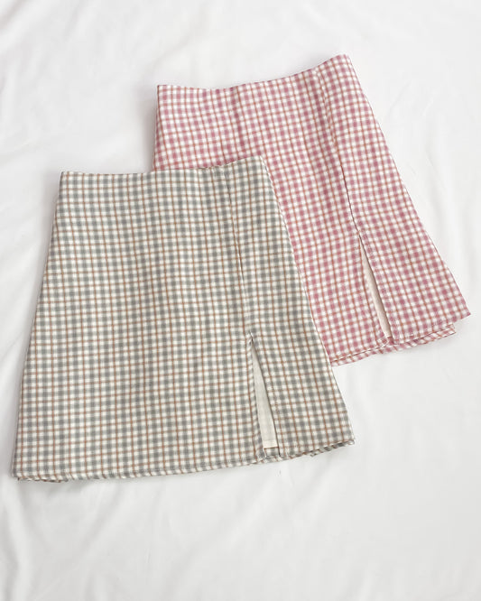 Norah Plaid A-Line Miniskirt w/ Side Slit (Mauve)